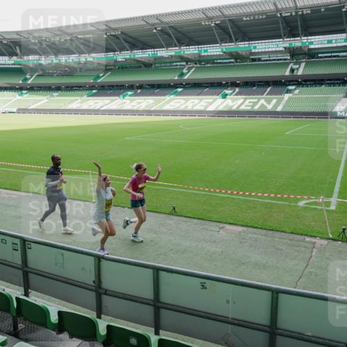 13.09.2026 - 21. swb-Marathon Bremen Michael Burmester http://msf.ph/oto/10489349 13.09.2026 10:46:04 Laufen im Stadion 10137, 10161, 10194, 10202, 10242, 10344, 10430, 10472, 10524, 10535, 10568, 10600, 10651, 10679, 10713, 10895, 10970, 10979, 11050, 11081, 11181, 11200, 11244, 11296, 11309, 11367, 11457, 11495, 11529, 11530, 11546, 11573, 11574, 11579, 11675, 11709, 11760, 11808, 11821, 11932, 12057, 12089, 12151, 12153, 12177, 12178, 12211, 12224, 12226, 12285, 12316, 12317, 12321, 12374, 12422, 12462, 12539, 10002, 10004, 10005, 10148, 10271, 10303, 10330, 10361 meine-sportfotos.de
