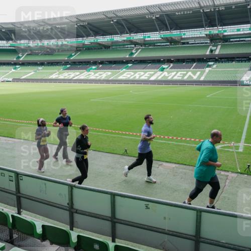 13.09.2026 - 21. swb-Marathon Bremen Michael Burmester http://msf.ph/oto/10489360 13.09.2026 10:46:30 Laufen im Stadion 10137, 10161, 10194, 10202, 10242, 10344, 10349, 10430, 10472, 10524, 10535, 10568, 10600, 10651, 10895, 10933, 10970, 10979, 11050, 11181, 11200, 11244, 11296, 11309, 11367, 11457, 11529, 11530, 11546, 11573, 11574, 11579, 11639, 11675, 11709, 11760, 11808, 11821, 12057, 12089, 12153, 12177, 12178, 12211, 12224, 12285, 12316, 12317, 12374, 12422, 12462, 12539, 10002, 10004, 10005, 10148, 10271, 10303, 10325, 10330, 10335, 10361, 10459, 10513, 10605, 10606 meine-sportfotos.de