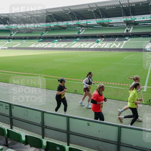 13.09.2026 - 21. swb-Marathon Bremen Michael Burmester http://msf.ph/oto/10489367 13.09.2026 10:46:40 Laufen im Stadion 10137, 10161, 10202, 10242, 10349, 10430, 10472, 10524, 10535, 10600, 10651, 10895, 10933, 10970, 11050, 11181, 11200, 11244, 11296, 11309, 11367, 11457, 11529, 11530, 11546, 11573, 11574, 11579, 11639, 11675, 11709, 11760, 11821, 12089, 12153, 12157, 12177, 12178, 12211, 12285, 12316, 12317, 12374, 12422, 12462, 12539, 10002, 10004, 10005, 10148, 10271, 10303, 10325, 10330, 10335, 10361, 10459, 10513, 10605, 10606, 10756, 10779, 10882, 10997 meine-sportfotos.de