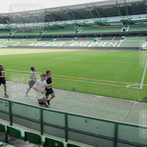 13.09.2026 - 21. swb-Marathon Bremen Michael Burmester http://msf.ph/oto/10489370 13.09.2026 10:46:46 Laufen im Stadion 10161, 10202, 10242, 10349, 10430, 10472, 10524, 10535, 10651, 10895, 10933, 10970, 11050, 11181, 11244, 11296, 11309, 11367, 11457, 11529, 11530, 11546, 11573, 11574, 11579, 11639, 11675, 11709, 11760, 11821, 12153, 12157, 12177, 12178, 12211, 12285, 12316, 12317, 12374, 12422, 12462, 10002, 10004, 10005, 10148, 10271, 10303, 10325, 10330, 10335, 10361, 10459, 10513, 10605, 10606, 10629, 10756, 10779, 10882, 10997 meine-sportfotos.de