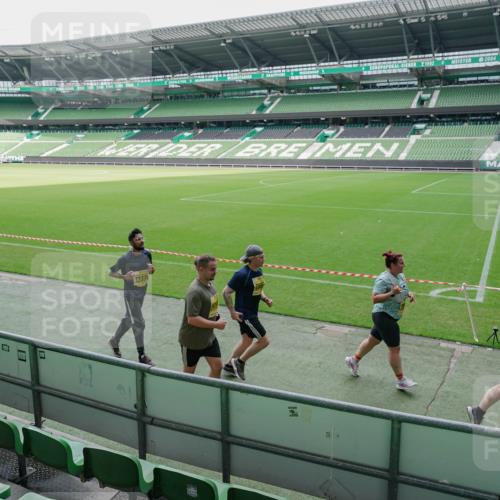 13.09.2026 - 21. swb-Marathon Bremen Michael Burmester http://msf.ph/oto/10489373 13.09.2026 10:46:48 Laufen im Stadion 10161, 10202, 10242, 10349, 10430, 10472, 10524, 10535, 10651, 10895, 10933, 10970, 11050, 11181, 11244, 11296, 11309, 11367, 11457, 11529, 11530, 11546, 11573, 11574, 11579, 11639, 11675, 11709, 11760, 11821, 12153, 12157, 12177, 12178, 12211, 12285, 12316, 12317, 12374, 12422, 12462, 10002, 10004, 10005, 10148, 10271, 10303, 10325, 10330, 10335, 10361, 10459, 10513, 10605, 10606, 10629, 10756, 10779, 10882, 10997 meine-sportfotos.de