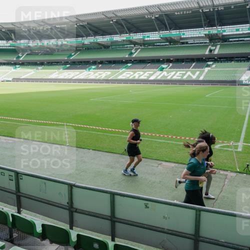 13.09.2026 - 21. swb-Marathon Bremen Michael Burmester http://msf.ph/oto/10489379 13.09.2026 10:46:53 Laufen im Stadion 10161, 10242, 10349, 10472, 10535, 10651, 10895, 10933, 10970, 11050, 11181, 11244, 11296, 11309, 11367, 11457, 11529, 11530, 11546, 11573, 11574, 11579, 11639, 11675, 11709, 11760, 11821, 12157, 12177, 12178, 12211, 12285, 12316, 12317, 12374, 12422, 12462, 10002, 10004, 10005, 10271, 10295, 10303, 10325, 10330, 10335, 10361, 10459, 10513, 10605, 10606, 10629, 10756, 10779, 10882, 10997, 10999, 11233 meine-sportfotos.de