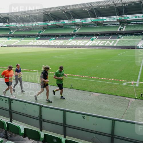 13.09.2026 - 21. swb-Marathon Bremen Michael Burmester http://msf.ph/oto/10489390 13.09.2026 10:47:18 Laufen im Stadion 10161, 10264, 10349, 10535, 10895, 10933, 10970, 11050, 11104, 11181, 11244, 11262, 11296, 11443, 11457, 11529, 11530, 11546, 11573, 11574, 11579, 11639, 11663, 11675, 11698, 11760, 11821, 12157, 12211, 12285, 12316, 12317, 12340, 12374, 12422, 12444, 12462, 10002, 10004, 10005, 10176, 10191, 10192, 10271, 10295, 10325, 10335, 10361, 10459, 10513, 10605, 10606, 10629, 10756, 10779, 10882, 10997, 10999, 11233 meine-sportfotos.de