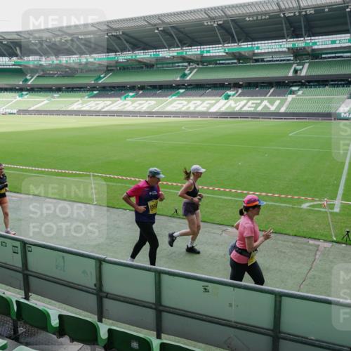 13.09.2026 - 21. swb-Marathon Bremen Michael Burmester http://msf.ph/oto/10489394 13.09.2026 10:47:22 Laufen im Stadion 10161, 10264, 10292, 10349, 10535, 10732, 10895, 10925, 10933, 10970, 11050, 11104, 11181, 11244, 11262, 11296, 11423, 11443, 11457, 11529, 11530, 11546, 11573, 11574, 11579, 11639, 11663, 11675, 11698, 11760, 12157, 12211, 12285, 12316, 12317, 12340, 12374, 12422, 12444, 12462, 12472, 10002, 10004, 10005, 10176, 10191, 10192, 10271, 10295, 10325, 10335, 10361, 10459, 10513, 10605, 10606, 10629, 10756, 10779, 10882, 10997, 10999, 11233 meine-sportfotos.de