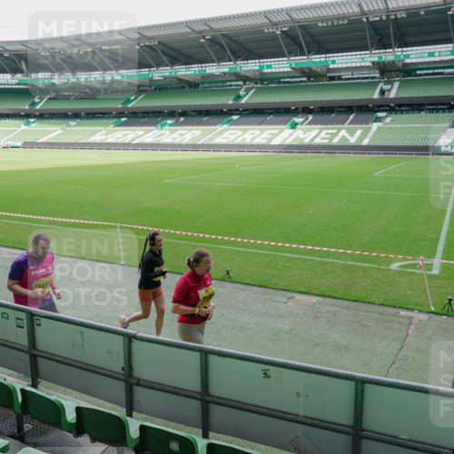 13.09.2026 - 21. swb-Marathon Bremen Michael Burmester http://msf.ph/oto/10489396 13.09.2026 10:47:23 Laufen im Stadion 10161, 10264, 10292, 10349, 10535, 10732, 10895, 10925, 10933, 10970, 11050, 11104, 11181, 11244, 11262, 11296, 11423, 11443, 11457, 11529, 11530, 11546, 11573, 11574, 11579, 11639, 11663, 11675, 11698, 11760, 12083, 12157, 12211, 12285, 12316, 12317, 12340, 12374, 12422, 12444, 12462, 12472, 10002, 10004, 10005, 10176, 10191, 10192, 10271, 10295, 10325, 10335, 10361, 10459, 10513, 10605, 10606, 10629, 10756, 10779, 10882, 10997, 10999, 11233 meine-sportfotos.de