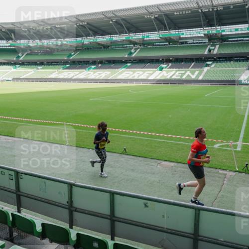 13.09.2026 - 21. swb-Marathon Bremen Michael Burmester http://msf.ph/oto/10489412 13.09.2026 10:48:26 Laufen im Stadion 10264, 10292, 10349, 10407, 10413, 10440, 10732, 10754, 10789, 10925, 11104, 11254, 11262, 11423, 11443, 11541, 11663, 11698, 11942, 11980, 12083, 12157, 12340, 12444, 12471, 12472, 12542, 12561, 10137, 10176, 10191, 10192, 10194, 10202, 10242, 10295, 10344, 10430, 10472, 10524, 10568, 10600, 10629, 10651, 10679, 10713, 10756, 10779, 10882, 10979, 10997, 10999, 11081, 11200, 11233, 11309, 11367, 11495, 12089, 12153, 12177, 12178 meine-sportfotos.de