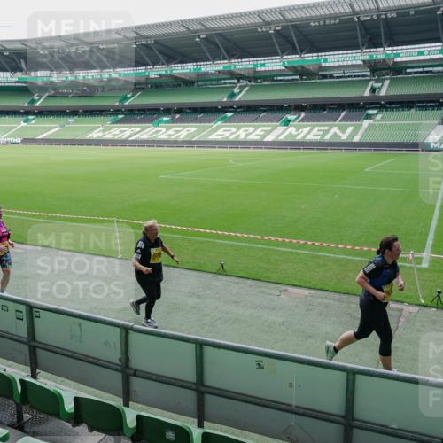 13.09.2026 - 21. swb-Marathon Bremen Michael Burmester http://msf.ph/oto/10489436 13.09.2026 10:50:11 Laufen im Stadion 10413, 10573, 10627, 10667, 10710, 10754, 11031, 11254, 11266, 11541, 11712, 11780, 11851, 11942, 11980, 12440, 10161, 10349, 10472, 10535, 10651, 10895, 10933, 10970, 11050, 11181, 11244, 11296, 11309, 11367, 11457, 11529, 11530, 11546, 11573, 11574, 11579, 11639, 11675, 11709, 11760, 11821, 12157, 12177, 12178 meine-sportfotos.de