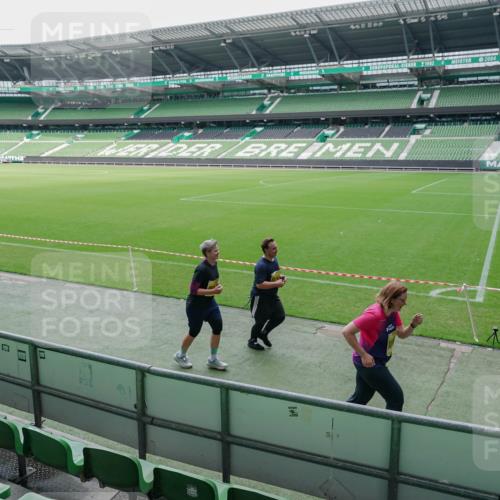 13.09.2026 - 21. swb-Marathon Bremen Michael Burmester http://msf.ph/oto/10489441 13.09.2026 10:50:41 Laufen im Stadion 10533, 10534, 10573, 10627, 10667, 10710, 11031, 11266, 11352, 11496, 11712, 11780, 11807, 12377, 12408, 12440, 12535, 10161, 10264, 10349, 10535, 10895, 10933, 10970, 11050, 11104, 11262, 11296, 11443, 11457, 11529, 11530, 11546, 11573, 11579, 11639, 11663, 11675, 11698, 11760, 12157, 12340, 12444 meine-sportfotos.de