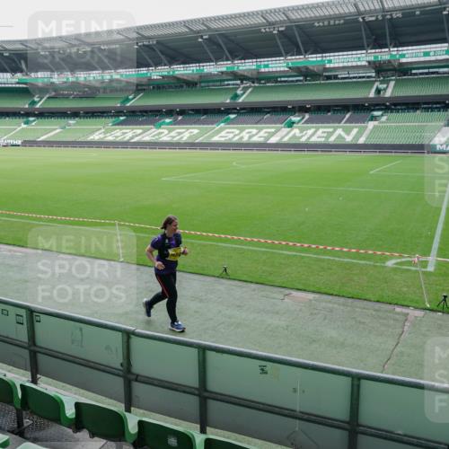 13.09.2026 - 21. swb-Marathon Bremen Michael Burmester http://msf.ph/oto/10489445 13.09.2026 10:50:55 Laufen im Stadion 10533, 10534, 10573, 10627, 10650, 10667, 10710, 10968, 11031, 11195, 11266, 11352, 11496, 11712, 11780, 11807, 12377, 12408, 12440, 12535, 10161, 10264, 10292, 10349, 10440, 10535, 10732, 10789, 10895, 10925, 10933, 10970, 11104, 11262, 11296, 11423, 11443, 11457, 11529, 11530, 11546, 11573, 11579, 11639, 11663, 11675, 11698, 12083, 12157, 12340, 12444, 12471, 12472, 12561 meine-sportfotos.de