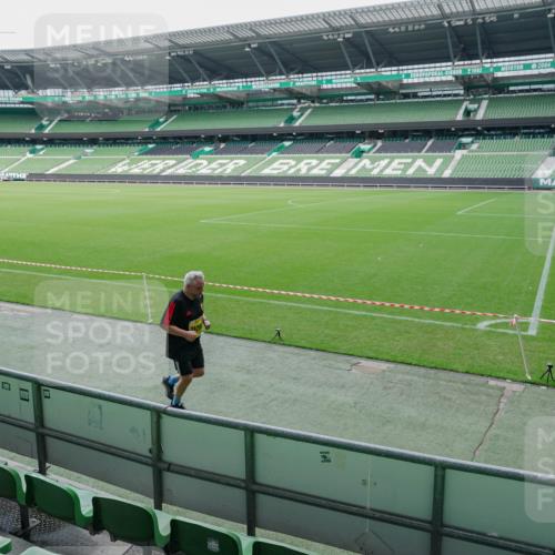 13.09.2026 - 21. swb-Marathon Bremen Michael Burmester http://msf.ph/oto/10489446 13.09.2026 10:51:08 Laufen im Stadion 10387, 10533, 10534, 10573, 10627, 10650, 10667, 10710, 10968, 11025, 11031, 11195, 11266, 11352, 11496, 11780, 11807, 12377, 12408, 12440, 12535, 12546, 10161, 10264, 10292, 10349, 10407, 10440, 10535, 10732, 10789, 10895, 10925, 10933, 10970, 11104, 11262, 11423, 11443, 11457, 11573, 11579, 11639, 11663, 11698, 12083, 12157, 12340, 12444, 12471, 12472, 12542, 12561 meine-sportfotos.de