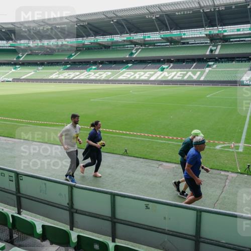 13.09.2026 - 21. swb-Marathon Bremen Michael Burmester http://msf.ph/oto/10489450 13.09.2026 10:51:39 Laufen im Stadion 10387, 10533, 10534, 10573, 10627, 10650, 10967, 10968, 11017, 11025, 11161, 11195, 11266, 11341, 11352, 11444, 11496, 11538, 11807, 12377, 12408, 12535, 12546, 10264, 10292, 10349, 10407, 10440, 10732, 10789, 10925, 11104, 11262, 11423, 11443, 11541, 11663, 11698, 11980, 12083, 12157, 12340, 12444, 12471, 12472, 12542, 12561 meine-sportfotos.de