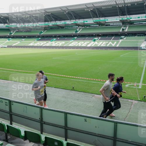 13.09.2026 - 21. swb-Marathon Bremen Michael Burmester http://msf.ph/oto/10489452 13.09.2026 10:51:41 Laufen im Stadion 10387, 10533, 10534, 10573, 10627, 10650, 10967, 10968, 11017, 11025, 11161, 11195, 11266, 11341, 11352, 11444, 11496, 11538, 11807, 12377, 12408, 12535, 12546, 10264, 10292, 10349, 10407, 10440, 10732, 10754, 10789, 10925, 11104, 11262, 11423, 11443, 11541, 11663, 11698, 11980, 12083, 12157, 12340, 12444, 12471, 12472, 12542, 12561 meine-sportfotos.de