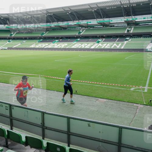 13.09.2026 - 21. swb-Marathon Bremen Michael Burmester http://msf.ph/oto/10489462 13.09.2026 10:52:20 Laufen im Stadion 10317, 10387, 10533, 10534, 10650, 10967, 10968, 11017, 11025, 11161, 11195, 11341, 11352, 11444, 11496, 11538, 11807, 12377, 12408, 12416, 12535, 12546, 10264, 10292, 10407, 10413, 10440, 10732, 10754, 10789, 10925, 11104, 11254, 11262, 11423, 11443, 11541, 11698, 11712, 11851, 11942, 11980, 12083, 12440, 12444, 12471, 12472, 12542, 12561 meine-sportfotos.de