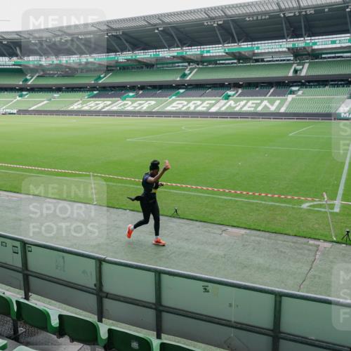 13.09.2026 - 21. swb-Marathon Bremen Michael Burmester http://msf.ph/oto/10489465 13.09.2026 10:52:29 Laufen im Stadion 10317, 10387, 10533, 10534, 10650, 10967, 10968, 11017, 11025, 11161, 11195, 11341, 11352, 11444, 11496, 11538, 12377, 12408, 12416, 12535, 12546, 10264, 10292, 10407, 10413, 10440, 10732, 10754, 10789, 10925, 11254, 11423, 11443, 11541, 11698, 11712, 11851, 11942, 11980, 12083, 12440, 12471, 12472, 12542, 12561 meine-sportfotos.de