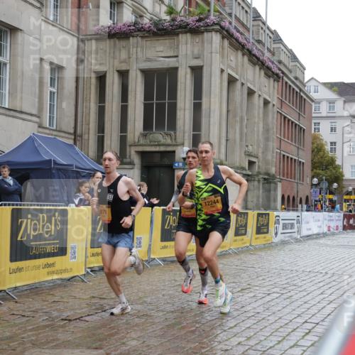 13.09.2026 - Kiel Lauf Yannick Fuchs http://msf.ph/oto/10489506 13.09.2026 11:23:59 Laufen 879, 12244 meine-sportfotos.de