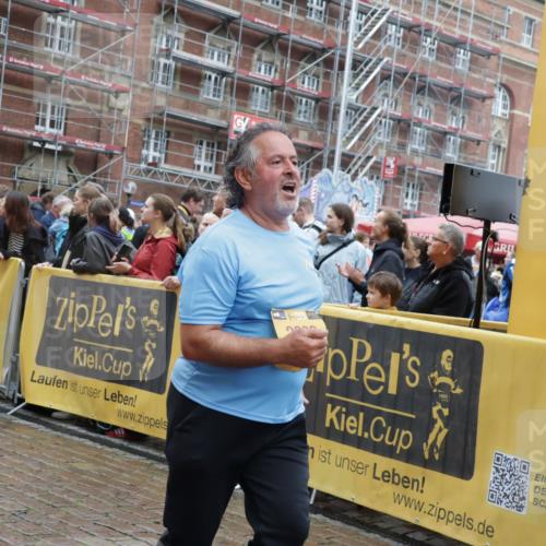 13.09.2026 - Kiel Lauf Yannick Fuchs http://msf.ph/oto/10489525 13.09.2026 11:24:41 Laufen 1982 meine-sportfotos.de