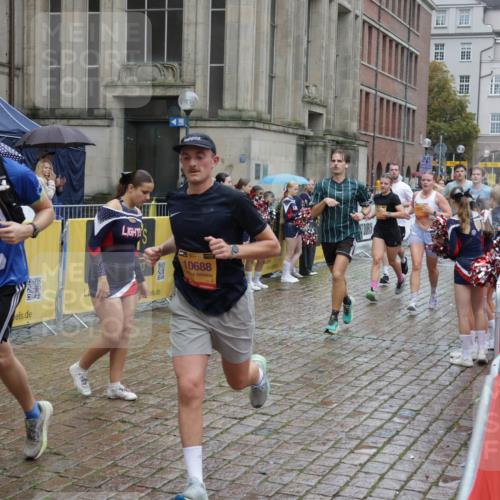 13.09.2026 - Kiel Lauf Yannick Fuchs http://msf.ph/oto/10489599 13.09.2026 11:41:48 Laufen 9688, 10688 meine-sportfotos.de