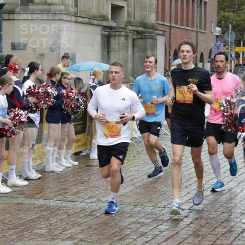 13.09.2026 - Kiel Lauf Yannick Fuchs http://msf.ph/oto/10489608 13.09.2026 11:41:55 Laufen 39, 7858, 6217, 38, 10373 meine-sportfotos.de