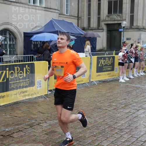 13.09.2026 - Kiel Lauf Yannick Fuchs http://msf.ph/oto/10489631 13.09.2026 11:42:20 Laufen 39, 6743 meine-sportfotos.de