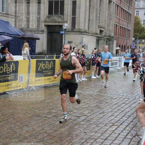 13.09.2026 - Kiel Lauf Yannick Fuchs http://msf.ph/oto/10489652 13.09.2026 11:42:33 Laufen 5574, 10967 meine-sportfotos.de