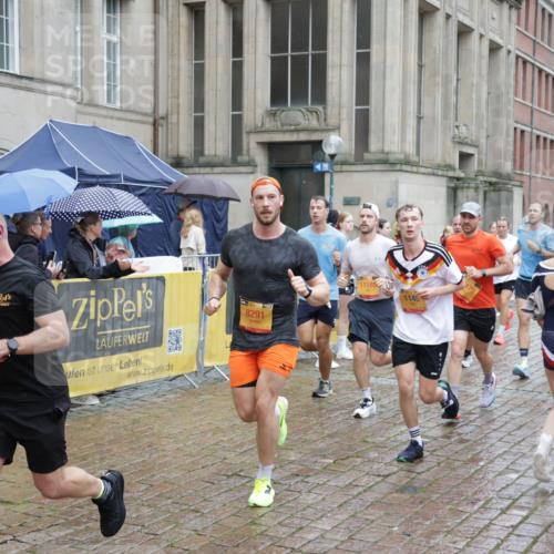 13.09.2026 - Kiel Lauf Yannick Fuchs http://msf.ph/oto/10489693 13.09.2026 11:42:53 Laufen 10956, 8291, 11180, 179, 1145 meine-sportfotos.de