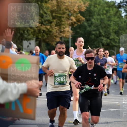 13.09.2026 - 21. swb-Marathon Bremen jh.framed http://msf.ph/oto/10491475 Laufen 8569, 7890 meine-sportfotos.de