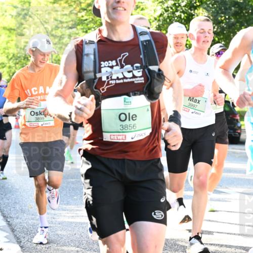 20.09.2026 - PSD Bank Halbmarathon Dr. Thomas Lammeyer http://msf.ph/oto/10493001 20.09.2026 10:34:42 Laufen 3899, 2026, 3856, 3997, 2771 meine-sportfotos.de