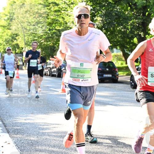 20.09.2026 - PSD Bank Halbmarathon Dr. Thomas Lammeyer http://msf.ph/oto/10494176 20.09.2026 10:38:11 Laufen 4147, 4148 meine-sportfotos.de