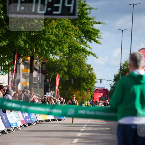 20.09.2026 - PSD Bank Halbmarathon LAZAROV Photography http://msf.ph/oto/10497944 20.09.2026 11:10:33 Ziel 1906 meine-sportfotos.de