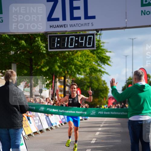 20.09.2026 - PSD Bank Halbmarathon LAZAROV Photography http://msf.ph/oto/10497954 20.09.2026 11:10:40 Ziel 1906 meine-sportfotos.de