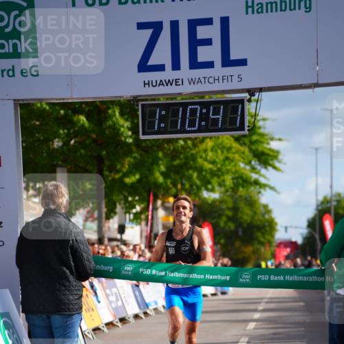 20.09.2026 - PSD Bank Halbmarathon LAZAROV Photography http://msf.ph/oto/10497966 20.09.2026 11:10:41 Ziel 1906 meine-sportfotos.de