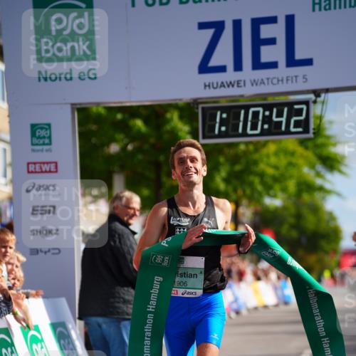 20.09.2026 - PSD Bank Halbmarathon LAZAROV Photography http://msf.ph/oto/10497989 20.09.2026 11:10:42 Ziel 1906 meine-sportfotos.de
