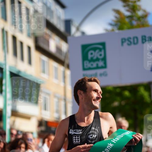 20.09.2026 - PSD Bank Halbmarathon LAZAROV Photography http://msf.ph/oto/10498003 20.09.2026 11:10:43 Ziel 1906 meine-sportfotos.de
