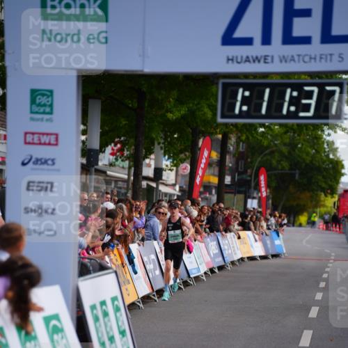20.09.2026 - PSD Bank Halbmarathon LAZAROV Photography http://msf.ph/oto/10498013 20.09.2026 11:11:37 Ziel 3599 meine-sportfotos.de