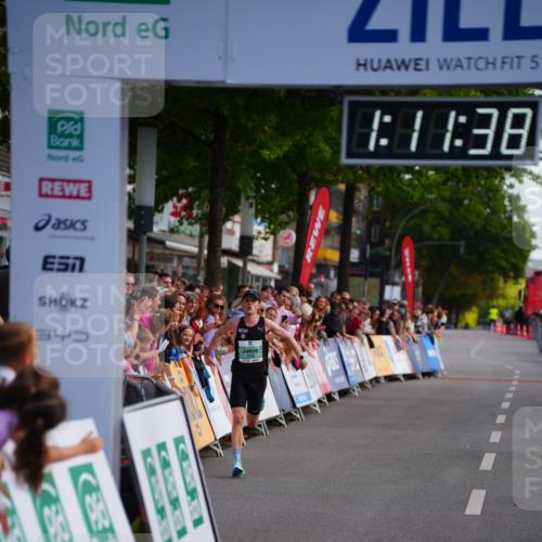 20.09.2026 - PSD Bank Halbmarathon LAZAROV Photography http://msf.ph/oto/10498016 20.09.2026 11:11:38 Ziel 3599 meine-sportfotos.de