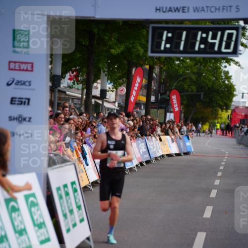 20.09.2026 - PSD Bank Halbmarathon LAZAROV Photography http://msf.ph/oto/10498025 20.09.2026 11:11:39 Ziel 3599 meine-sportfotos.de
