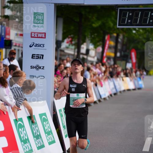 20.09.2026 - PSD Bank Halbmarathon LAZAROV Photography http://msf.ph/oto/10498039 20.09.2026 11:11:41 Ziel 3599 meine-sportfotos.de