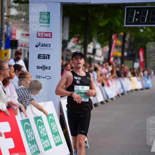 20.09.2026 - PSD Bank Halbmarathon LAZAROV Photography http://msf.ph/oto/10498042 20.09.2026 11:11:41 Ziel 3599 meine-sportfotos.de