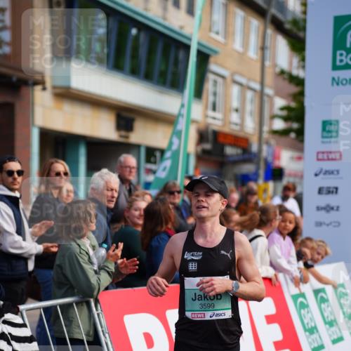 20.09.2026 - PSD Bank Halbmarathon LAZAROV Photography http://msf.ph/oto/10498048 20.09.2026 11:11:42 Ziel 3599 meine-sportfotos.de