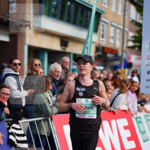 20.09.2026 - PSD Bank Halbmarathon LAZAROV Photography http://msf.ph/oto/10498051 20.09.2026 11:11:42 Ziel 3599 meine-sportfotos.de