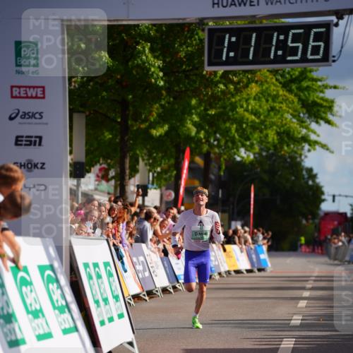 20.09.2026 - PSD Bank Halbmarathon LAZAROV Photography http://msf.ph/oto/10498054 20.09.2026 11:11:55 Ziel 1792 meine-sportfotos.de