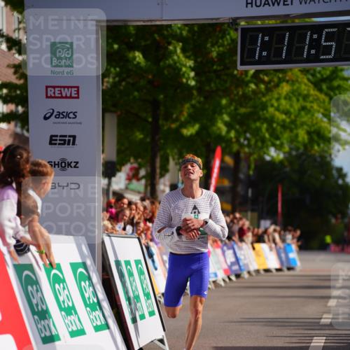 20.09.2026 - PSD Bank Halbmarathon LAZAROV Photography http://msf.ph/oto/10498062 20.09.2026 11:11:56 Ziel 1792 meine-sportfotos.de