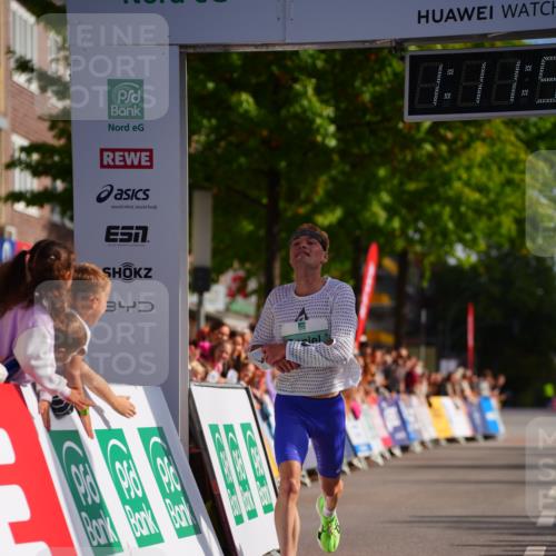 20.09.2026 - PSD Bank Halbmarathon LAZAROV Photography http://msf.ph/oto/10498065 20.09.2026 11:11:57 Ziel 1792 meine-sportfotos.de