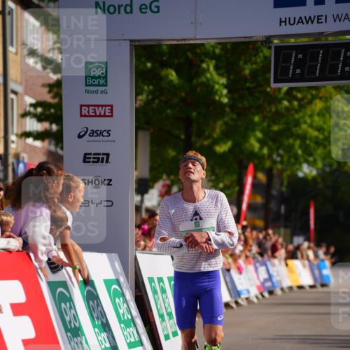 20.09.2026 - PSD Bank Halbmarathon LAZAROV Photography http://msf.ph/oto/10498068 20.09.2026 11:11:57 Ziel 1792 meine-sportfotos.de