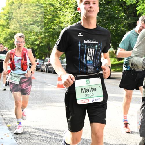 20.09.2026 - PSD Bank Halbmarathon Dr. Thomas Lammeyer http://msf.ph/oto/10498073 20.09.2026 10:48:49 Laufen 3897, 4565, 3862 meine-sportfotos.de