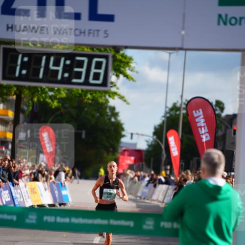 20.09.2026 - PSD Bank Halbmarathon LAZAROV Photography http://msf.ph/oto/10498082 20.09.2026 11:14:38 Ziel 4512 meine-sportfotos.de