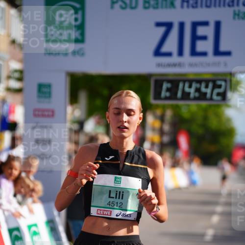 20.09.2026 - PSD Bank Halbmarathon LAZAROV Photography http://msf.ph/oto/10498112 20.09.2026 11:14:42 Ziel 4512 meine-sportfotos.de