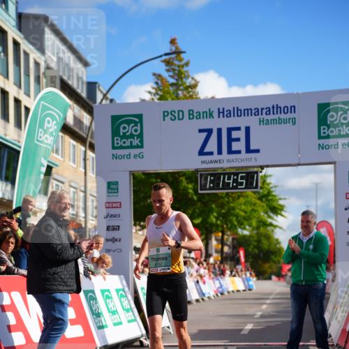 20.09.2026 - PSD Bank Halbmarathon LAZAROV Photography http://msf.ph/oto/10498138 20.09.2026 11:14:50 Ziel 4152 meine-sportfotos.de