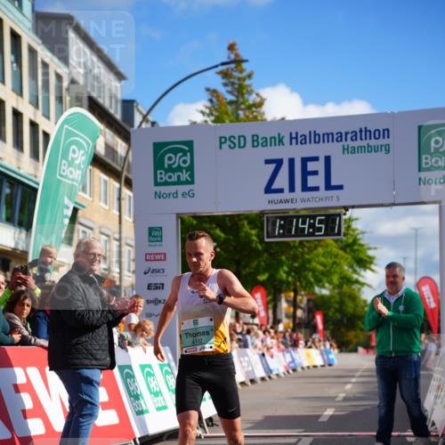 20.09.2026 - PSD Bank Halbmarathon LAZAROV Photography http://msf.ph/oto/10498141 20.09.2026 11:14:51 Ziel 4152 meine-sportfotos.de