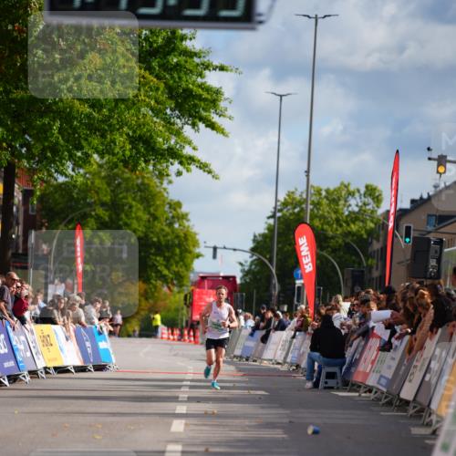 20.09.2026 - PSD Bank Halbmarathon LAZAROV Photography http://msf.ph/oto/10498157 20.09.2026 11:15:52 Ziel  meine-sportfotos.de